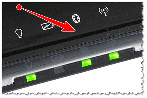 Indikatoryi rabotyi zhestkogo diska Wi Fi Bluetooth na korpuse noutbuka